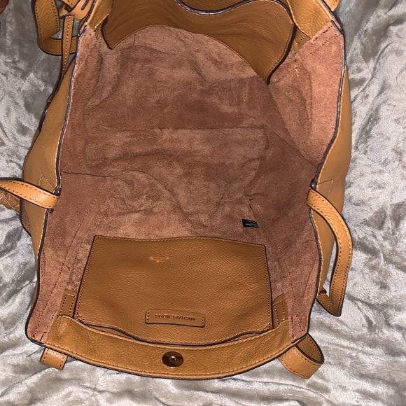 Large Michael Kors Tan/Brown Leather Ashbury Shoulder Bag - Picture 7 of 8